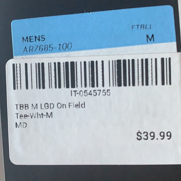 Buccaneers Medium Nike Tee - Picture 4 of 4